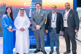 The event commenced with the presence of Sheikh Hasher Al Maktoum, accompanied by Oasis Enterprises CEO, Mr. Hisham Al Shirawi.