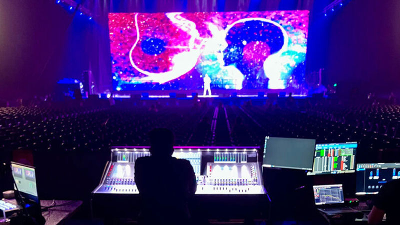 Oasis Enterprises Lights Up Mark Stavstev’s Show with ETC Apex 5 at Coca-Cola Arena! 🎤✨