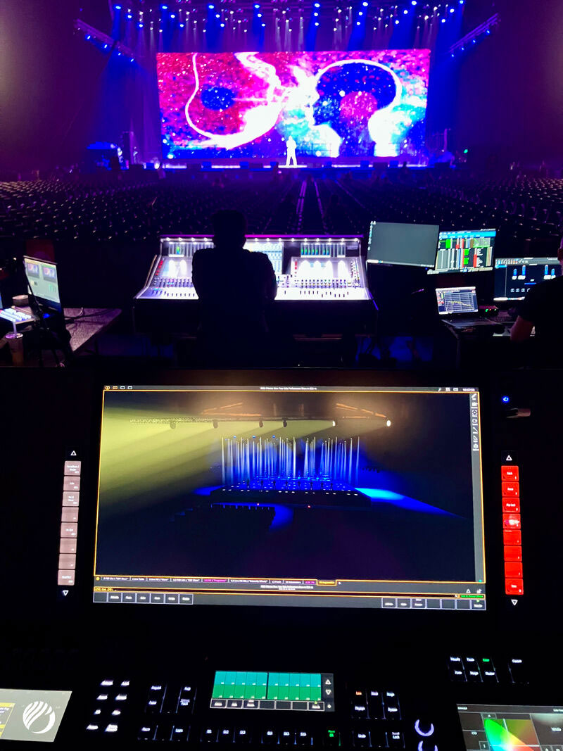 Oasis Enterprises Lights Up Mark Stavstev’s Show with ETC Apex 5 at Coca-Cola Arena! 🎤✨